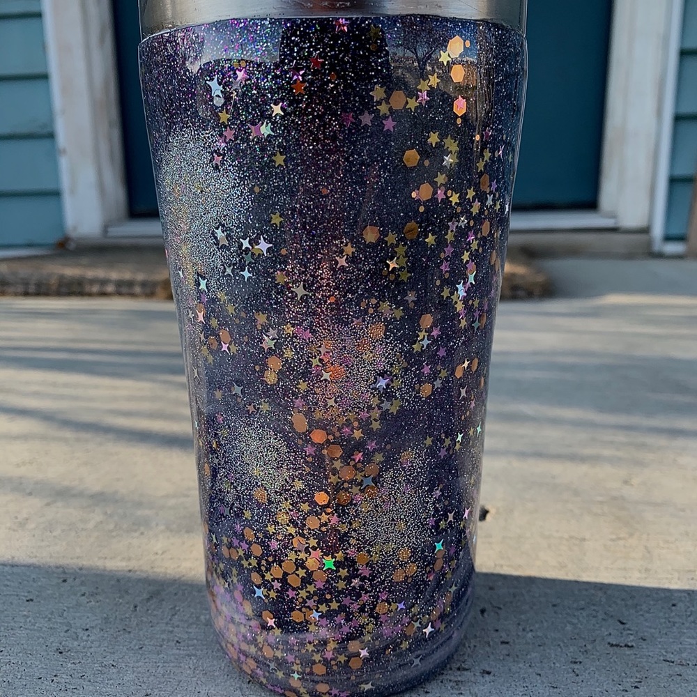 Glitter Tumbler - Picture 2 of 3